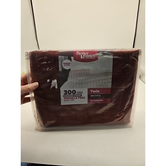 Better Homes and Garderns 300 Thread Count Twin Sheet Set Red Damask Stripe New - Picture 1 of 8